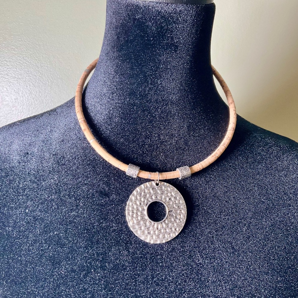 Boho Artisan Cork Cord Necklace Choker Hammered Silver Tone Open Circle Pendant